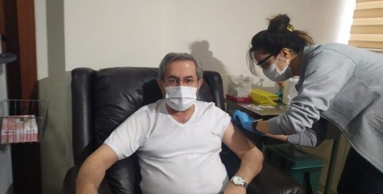 Ankara Üniversitesi Rektörü Prof. Dr. Ünüvar da aşı oldu