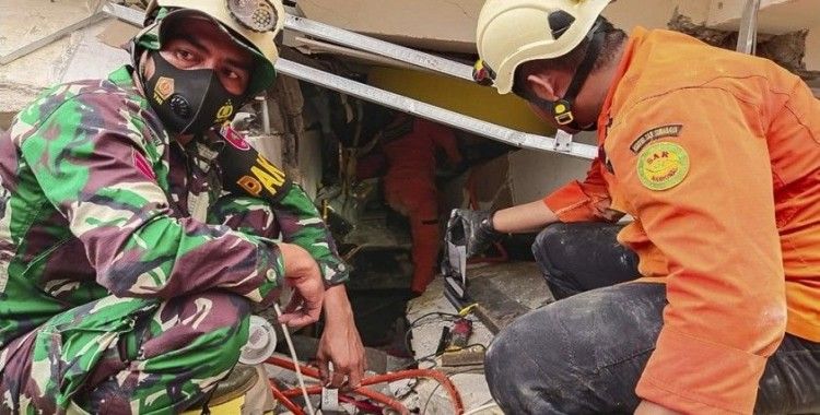 Endonezya'daki depremde ölü sayısı 35'e yükseldi