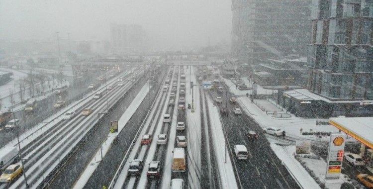 İstanbul’da trafik durma noktasına geldi