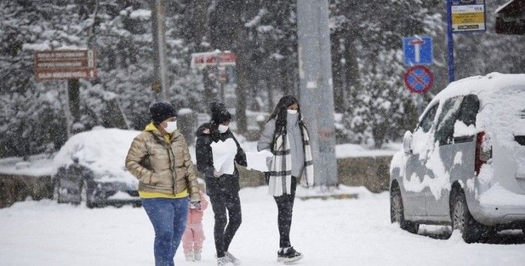 İstanbul'da çocukların kar keyfi
