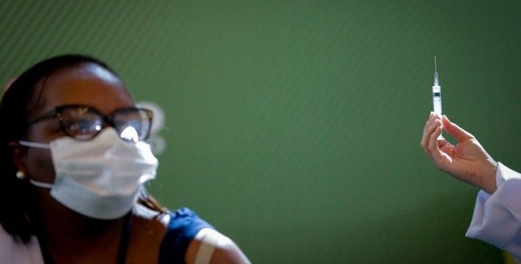  Brezilya’da ilk Covid-19 aşısı siyahi hemşireye yapıldı