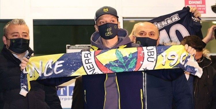 Mesut Özil'in Fenerbahçe için İstanbul'a gelişi dünya basınında yer buldu