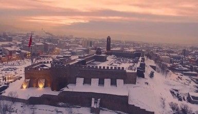 Karla birleşen tarihi mekanlarda eşsiz manzaralar