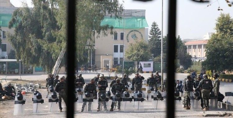 İslamabad'da muhalefet partilerinin protestosu sebebiyle güvenlik önlemleri artırıldı