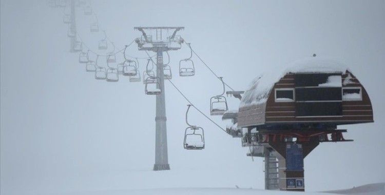 'Akdeniz'in kayak merkezi' bir metreyi aşan kar kalınlığıyla hedef yükseltti