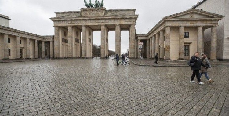 Almanya'da kısıtlamalar 14 Şubat'a kadar uzatıldı