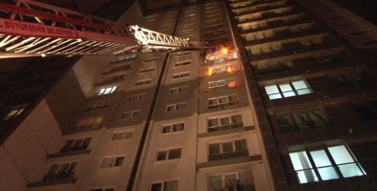 Esenyurt'ta 26 katlı binanın 6'ncı katında doğalgaz patlaması: 5 yaralı