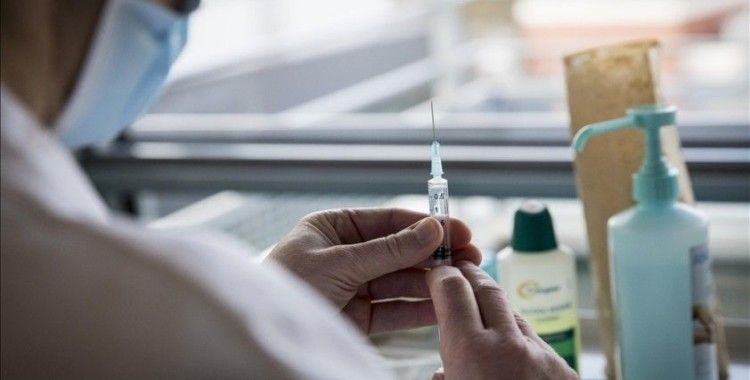 Fransa, Kovid-19 aşısı teslimatında gecikmeler yaşanması halinde ceza veya yaptırım uygulayabilir