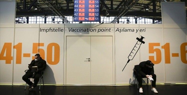 AB ülkelerinde Kovid-19 aşısı tedarikindeki aksaklıklar tepkilere yol açtı