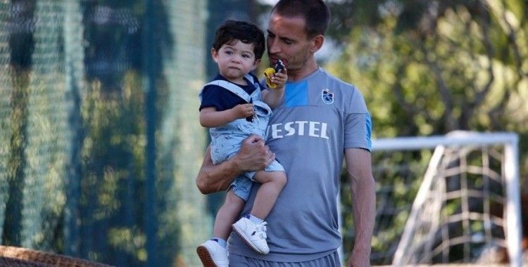 Trabzonspor: "Profesyonel futbolcumuz Joao Pereira’nın sözleşmesi karşılıklı olarak feshedilmiştir"