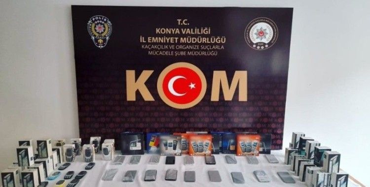 Konya'da gümrük kaçağı 53 telefon ele geçirildi