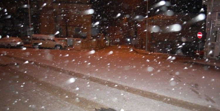 Kar İstanbul'a giriş yaptı