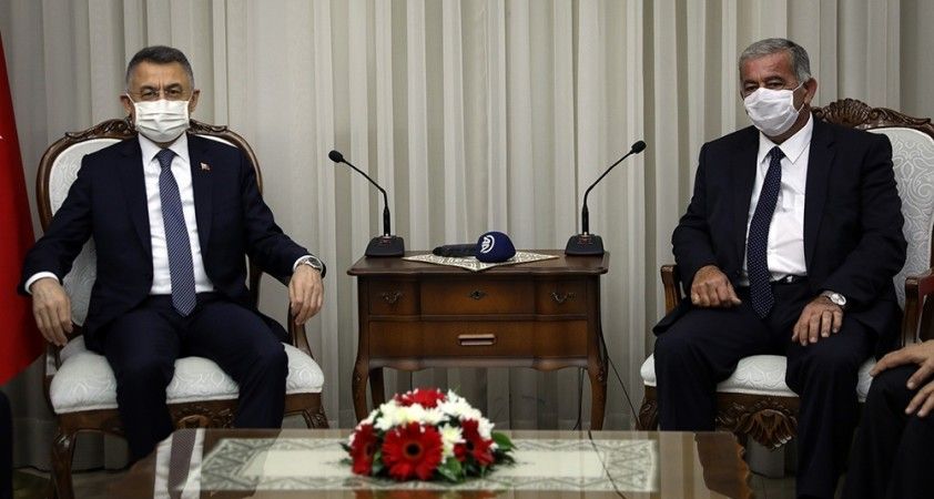 Ο Αντιπρόεδρος Oktay συναντήθηκε με τον Πρόεδρο του Κοινοβουλίου της ΤΔΒΚ Sennaroğlu