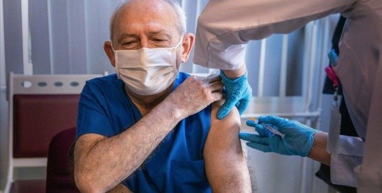 Kılıçdaroğlu, Kovid-19 aşısının ilk dozunu yaptırdı