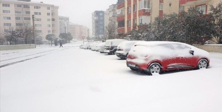 Güney Marmara'da yoğun kar etkili oluyor