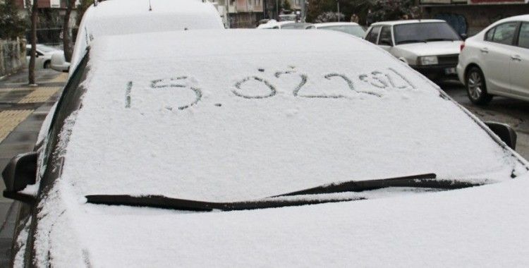 Ankara’da beklenen kar yağışı başladı