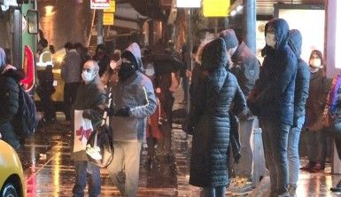 56 saatlik kısıtlama sonrası İstanbullular haftaya karla başladı