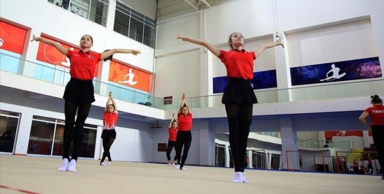 Kadın Ritmik Cimnastik Grup Milli Takımı Mersin'de kampa girdi