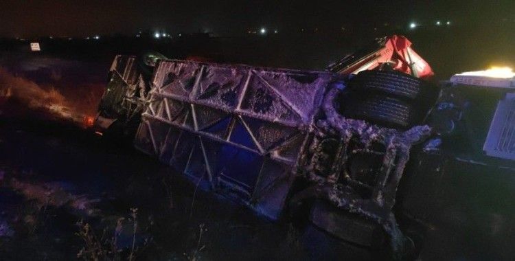 Konya’da otobüs, otomobil ve tır karıştığı zincirleme kaza: 5 ölü, 35 yaralı