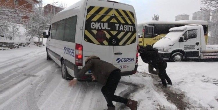 İstanbul’da etkili olan kar yağışında sürücüler zor anlar yaşadı