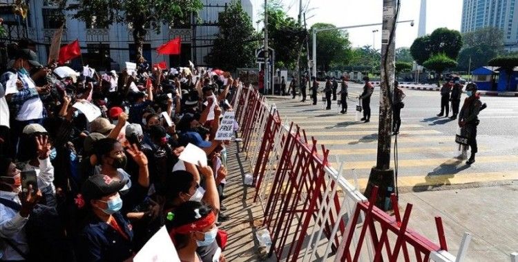 Askeri darbenin ardından Myanmar'da sular durulmuyor