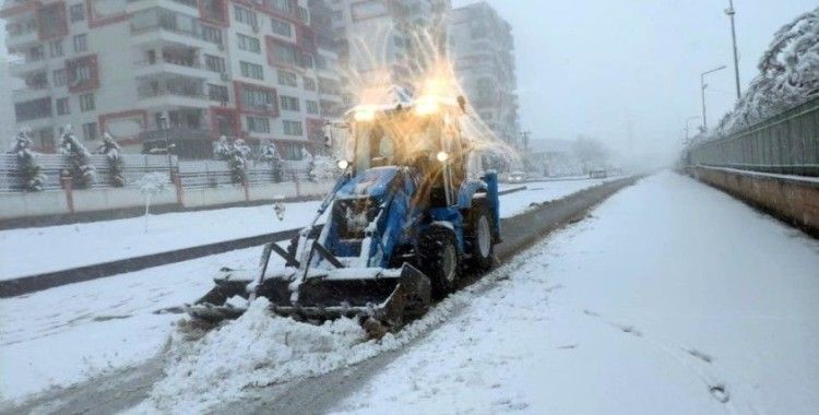 Yenişehir'de kar temizliği