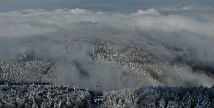 Uludağ’da sislerin ve bulutların arasında büyüleyici kar manzaraları
