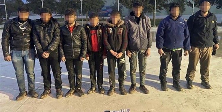 Suriye'den Türkiye'ye yasa dışı yollardan girmeye çalışan 4'ü terör örgütü üyesi 16 kişi yakalandı