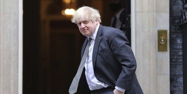 İngiltere Başbakanı Johnson, 21 Haziran'da tüm Kovid-19 kısıtlamalarının kaldırılması konusunda umutlu