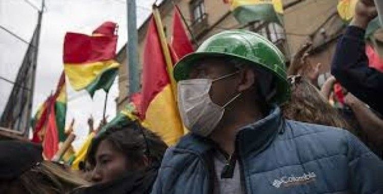 Bolivya'da doktor grevine destek gösterilerinde çok sayıda kişi yaralandı