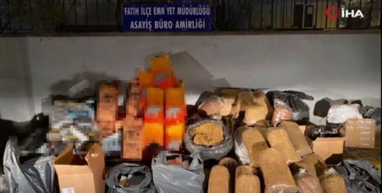 Fatih'te kaçak tütün operasyonu: Yüzlerce kilo tütün ele geçirildi