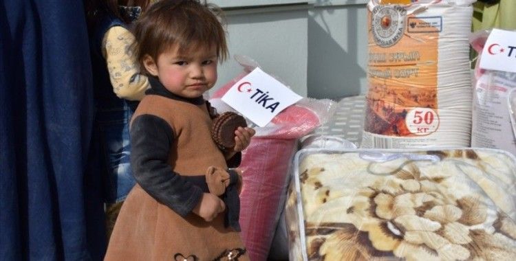 TİKA, Afganistan'daki savaş mağduru Türkmen ailelere gıda ve battaniye yardımı yaptı