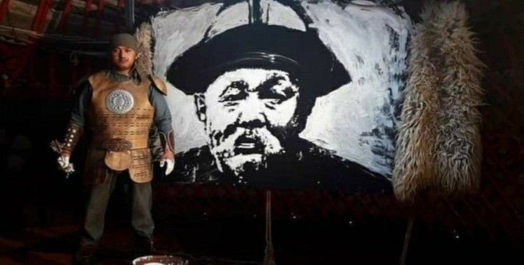 Kırgız ressam yoğurtla portre çizdi