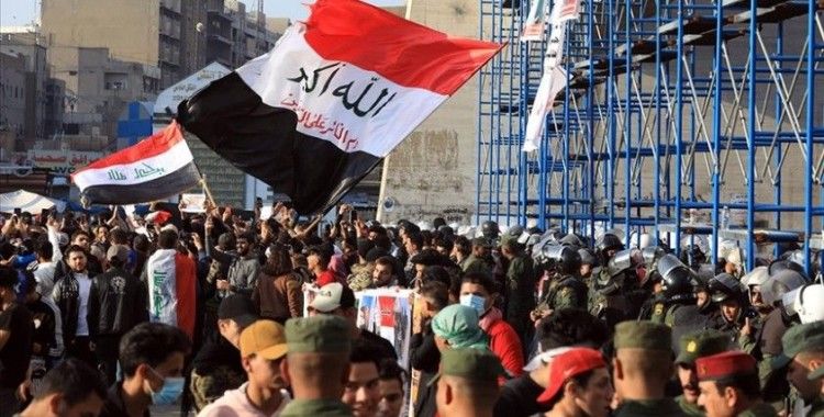 Irak'ın Zikar vilayetinde Vali karşıtı gösterilerde 3 kişi öldü, 100'e yakın kişi yaralandı