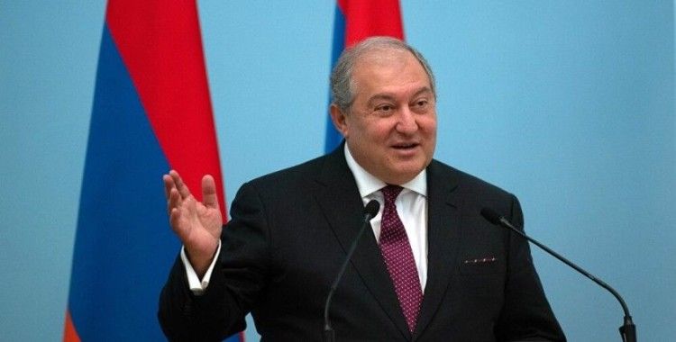 Ermenistan'da cumhurbaşkanı ve başbakan ülkedeki krizi görüştü