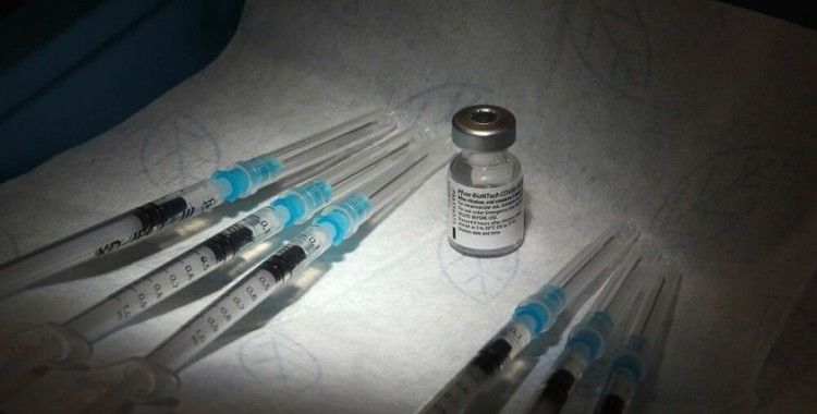 Japonya'da bir kadın koronavirüs aşısı olduktan sonra hayatını kaybetti