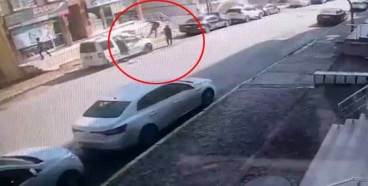Ümraniye’de sokak ortasında silahlı dehşeti yaşattı: Kaçarken kaza yaptı