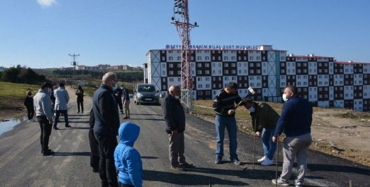 'Tapulu arazimiz' deyip yolu kapattılar