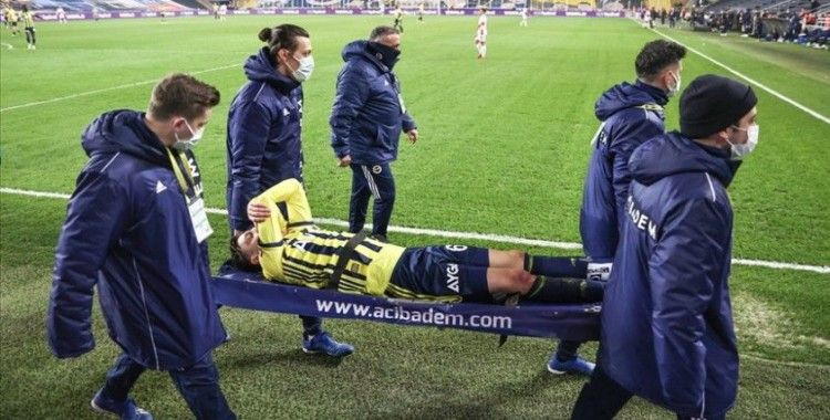 Fenerbahçeli Mesut Özil: Önümüzdeki maçlarda takımımıza yardımcı olamayacağım için çok üzgünüm