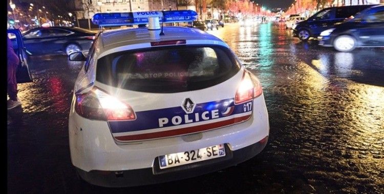 Fransa'nın Lyon şehrinde polisin scooter süren gence kaza yaptırdığı iddiası kenti karıştırdı