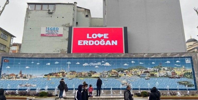  Pendik’te ’Love Erdoğan’ görseli LED ekranlara yansıtıldı