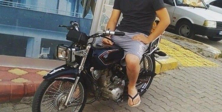 Mıcır yolda ağaca çarpan motosikletli sürücüsü hayatını kaybetti