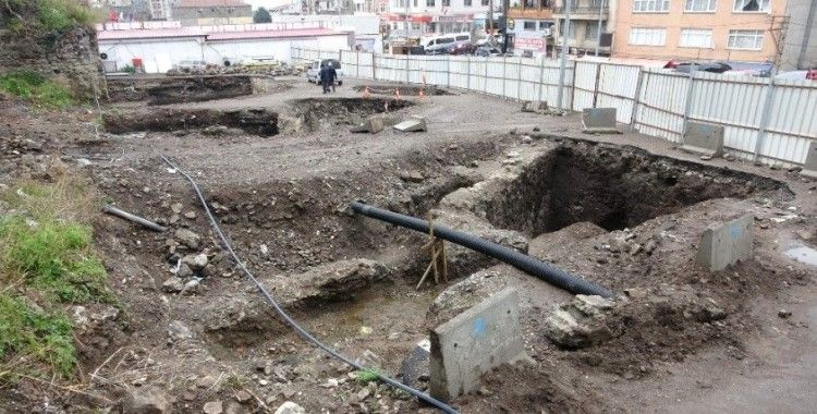 Trabzon’da otoparktan çıkan mimari kalıntılar için rapor hazırlanıyor