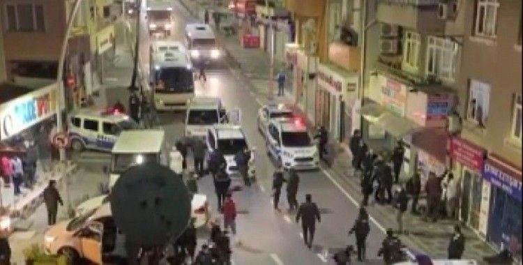 Ümraniye’de kısıtlamayı deldiler, polisten kaçıp 2 polis memurunu yaraladılar