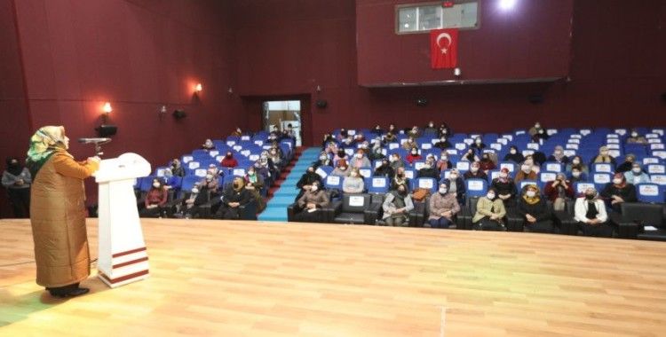 AK Parti Kadın Kolları ve Belediye Kadın Meclisinden Berat Kandili programı