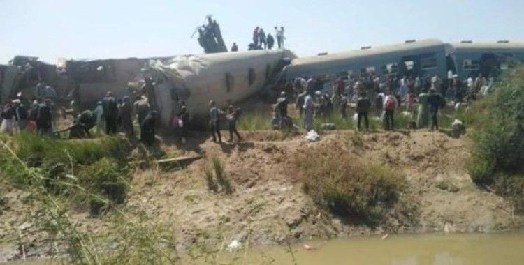 Mısır Sağlık Bakanlığı: 'Tren kazasında 32 ölü, 165 yaralı var'
