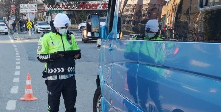 İstanbul’da toplu taşıma araçlarında korona virüs denetimi