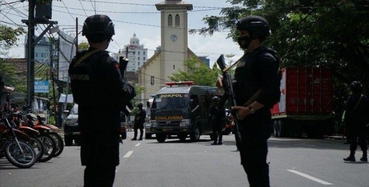 Endonezya'da kiliseye bombalı saldırı düzenlendi: 14 yaralı