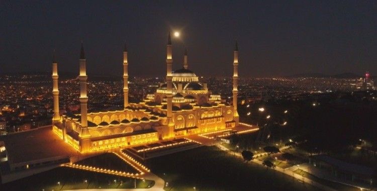 İstanbul’da ‘Süper Solucan Ay’ manzarası