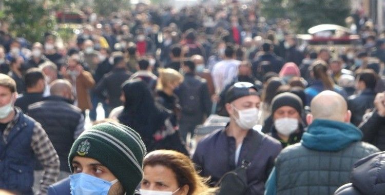 Taksim ve İstiklal’de hafta başı yoğunluğu: Maske takmayanlar gözden kaçmadı